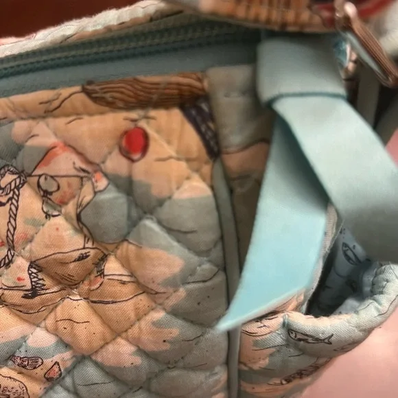 Vera Bradley Exclusive Iconic On the Go Crossbody in Beach Toile like new - Picture 5 of 13